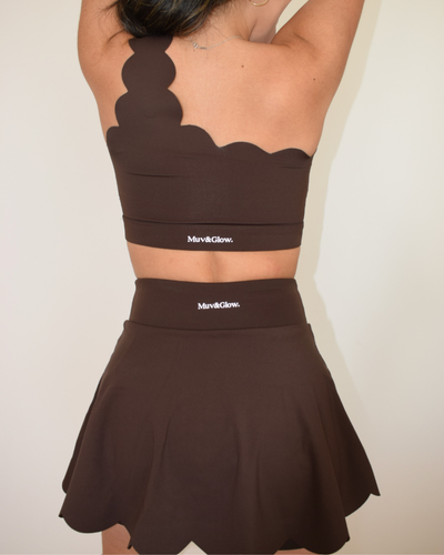 Parte trasera de la falda The Edge de Muv&Glow en espresso
